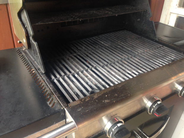 Cleaned BBQ. I won’t say it was easy to clean, but it was possible to have it this clean.